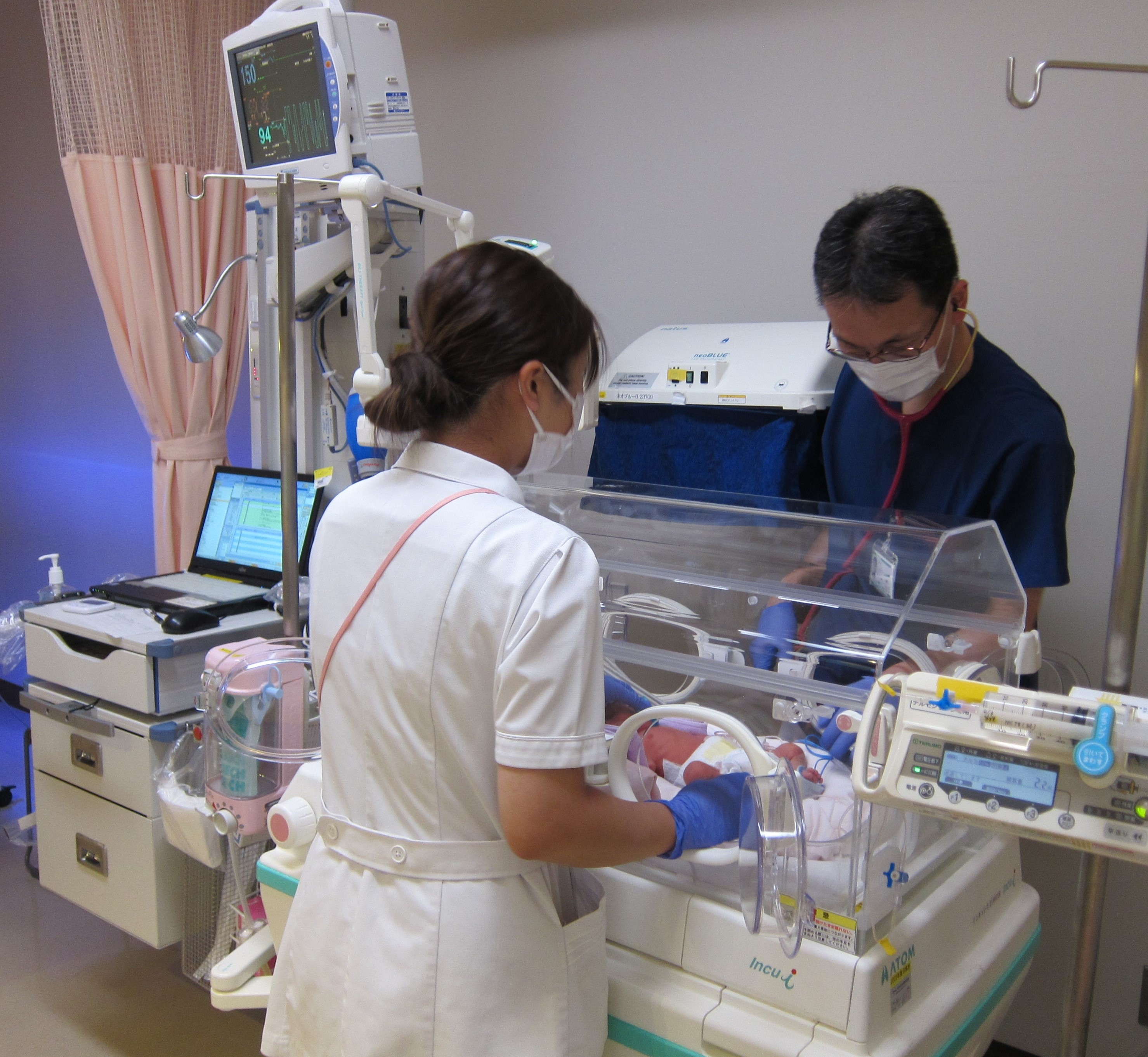 新生児集中治療室